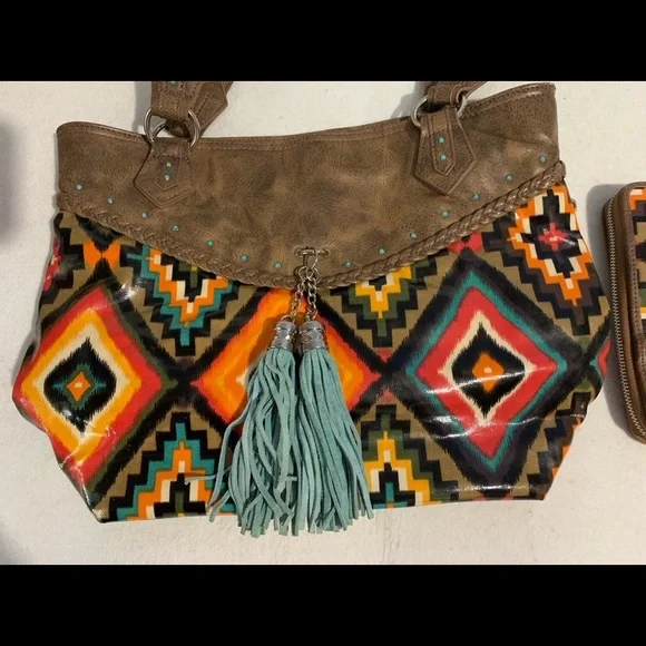 Catchfly Aztec Southwestern Print Satchel and Matching Zip Around Wallet - Picture 5 of 11